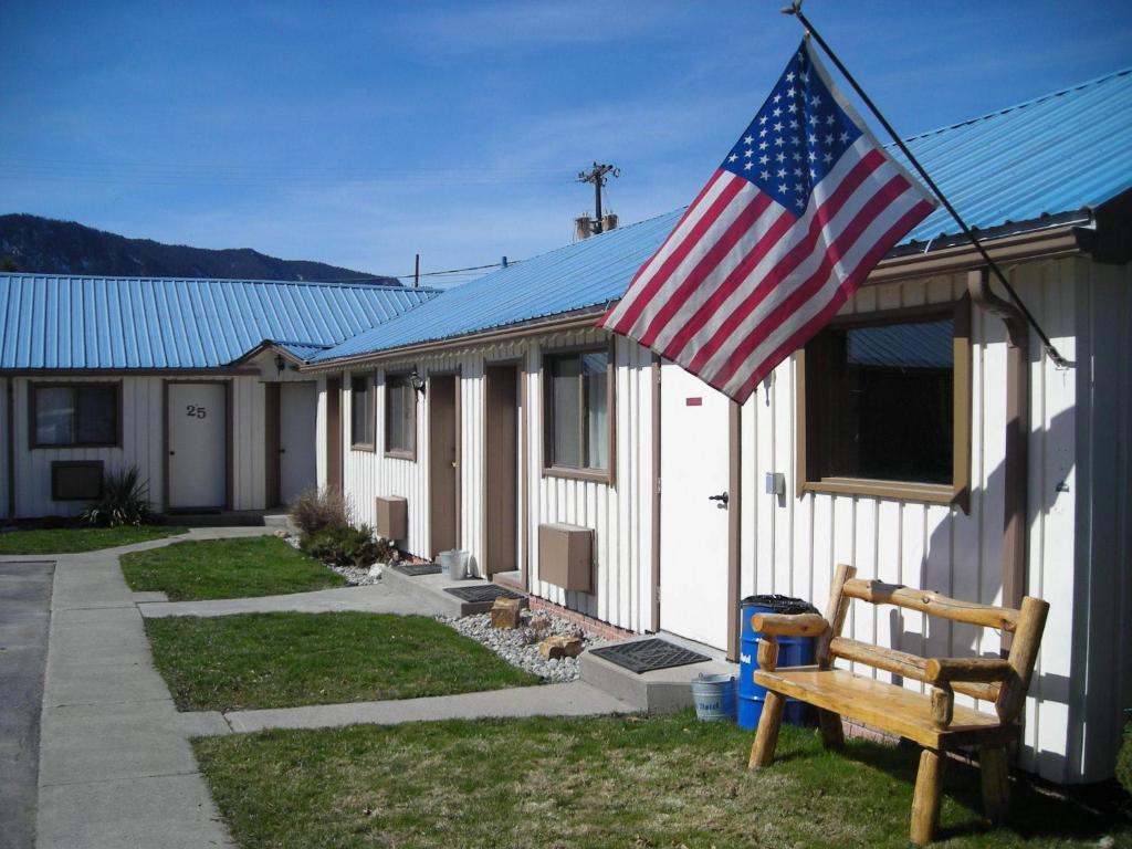 Falls Motel Thompson Falls Exterior photo